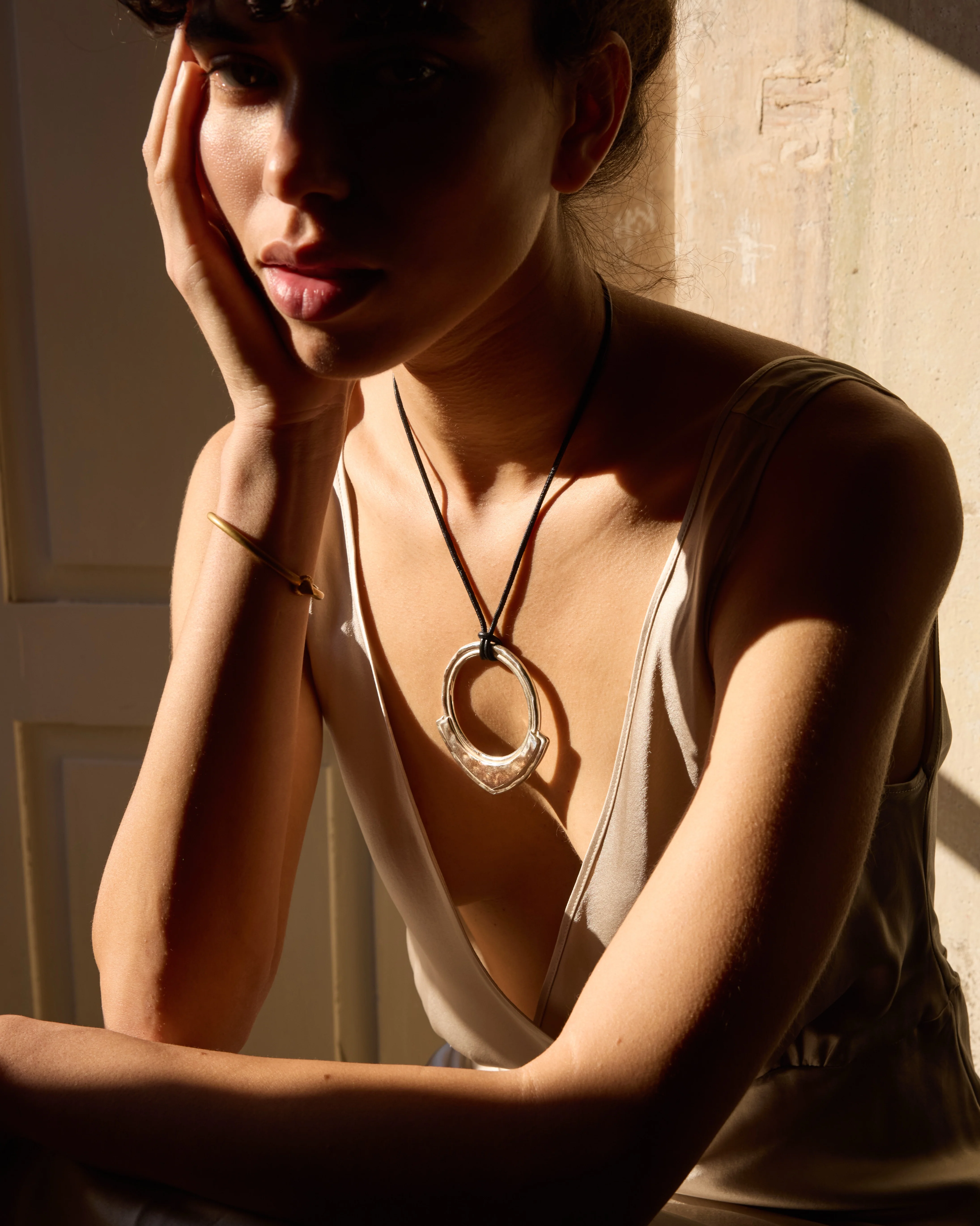 Harlow Arch Pendant Necklace - Image 3