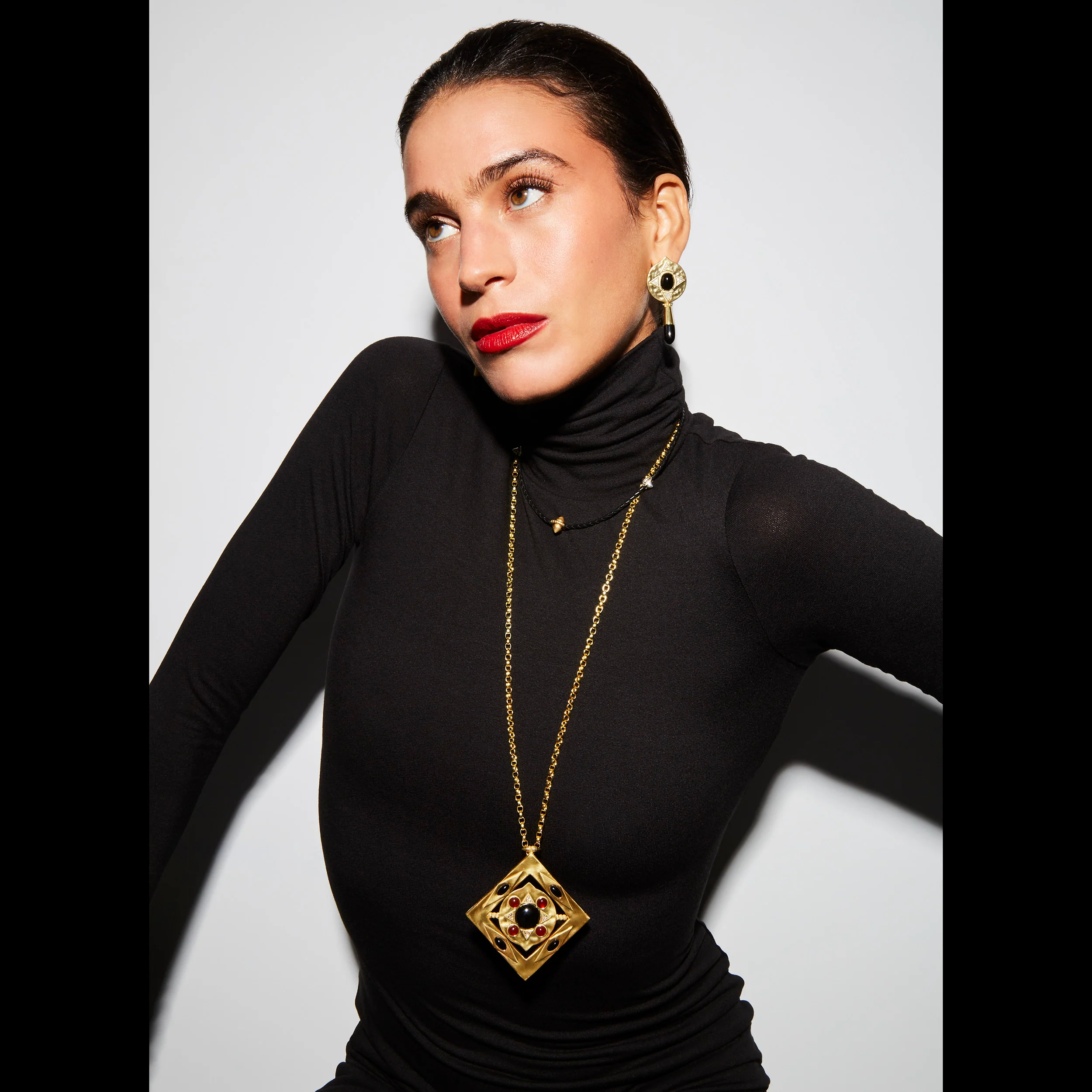 Hathor Spinning Pendant Necklace - Image 4